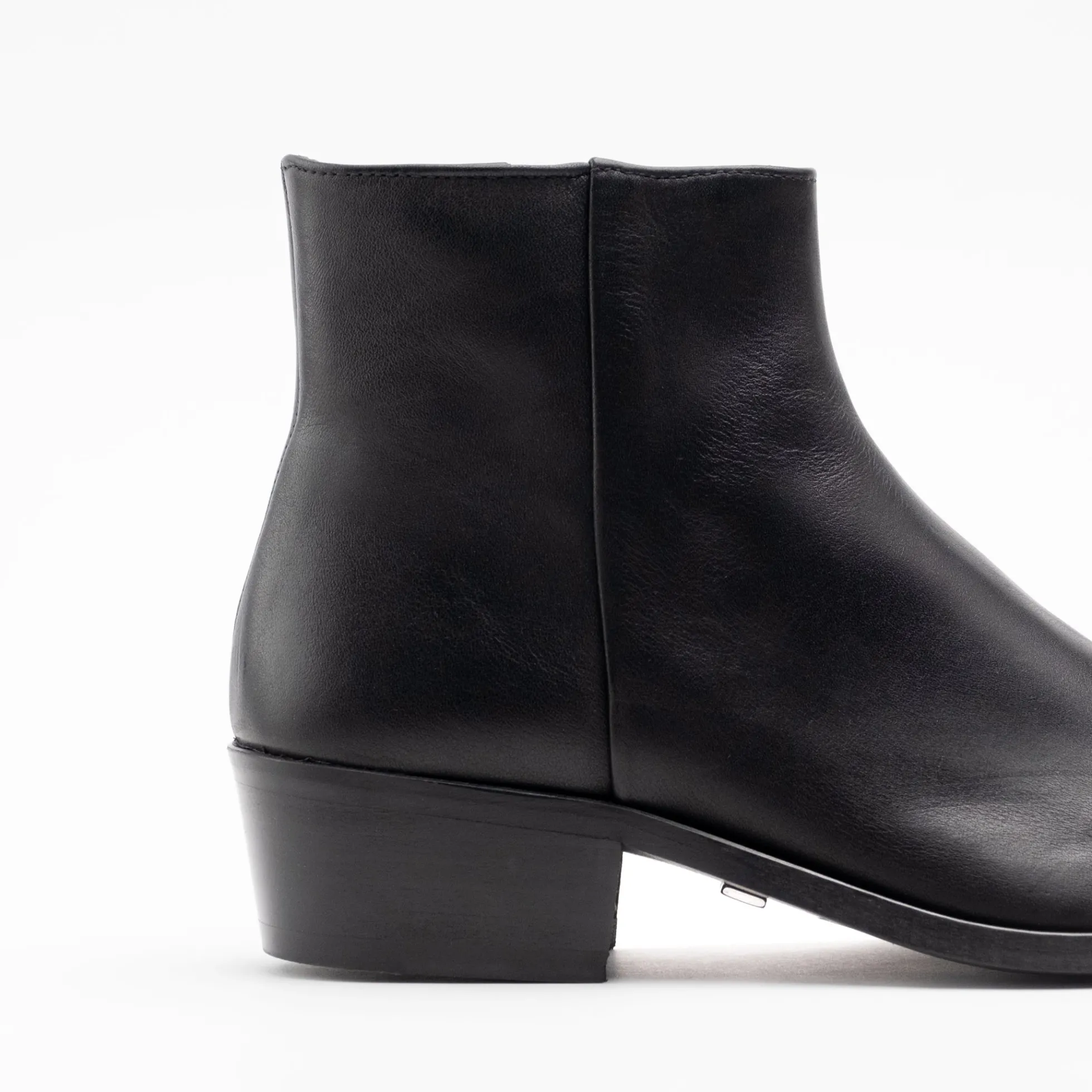Walk London Hoxton Low Cuban Heel Zip Up Boot Black Clearance